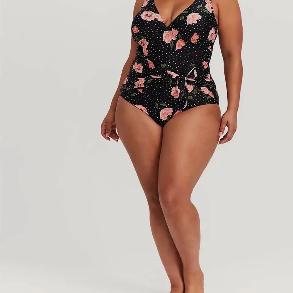 Torrid Floral & Polka Dot tie front wireless Swimsuit